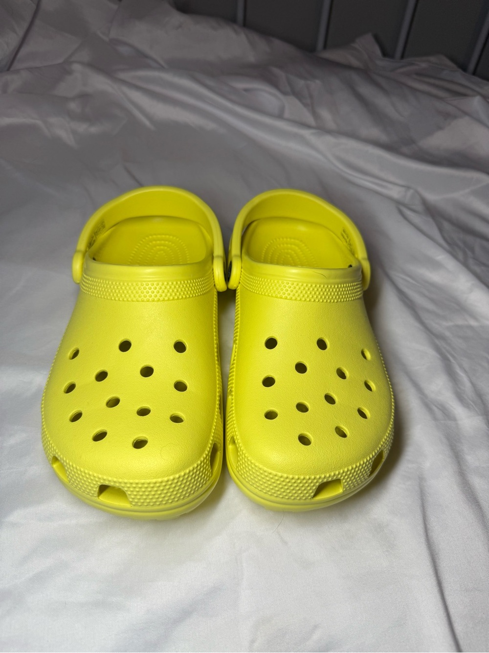 CROCS Classic Clog in Bright Yellow